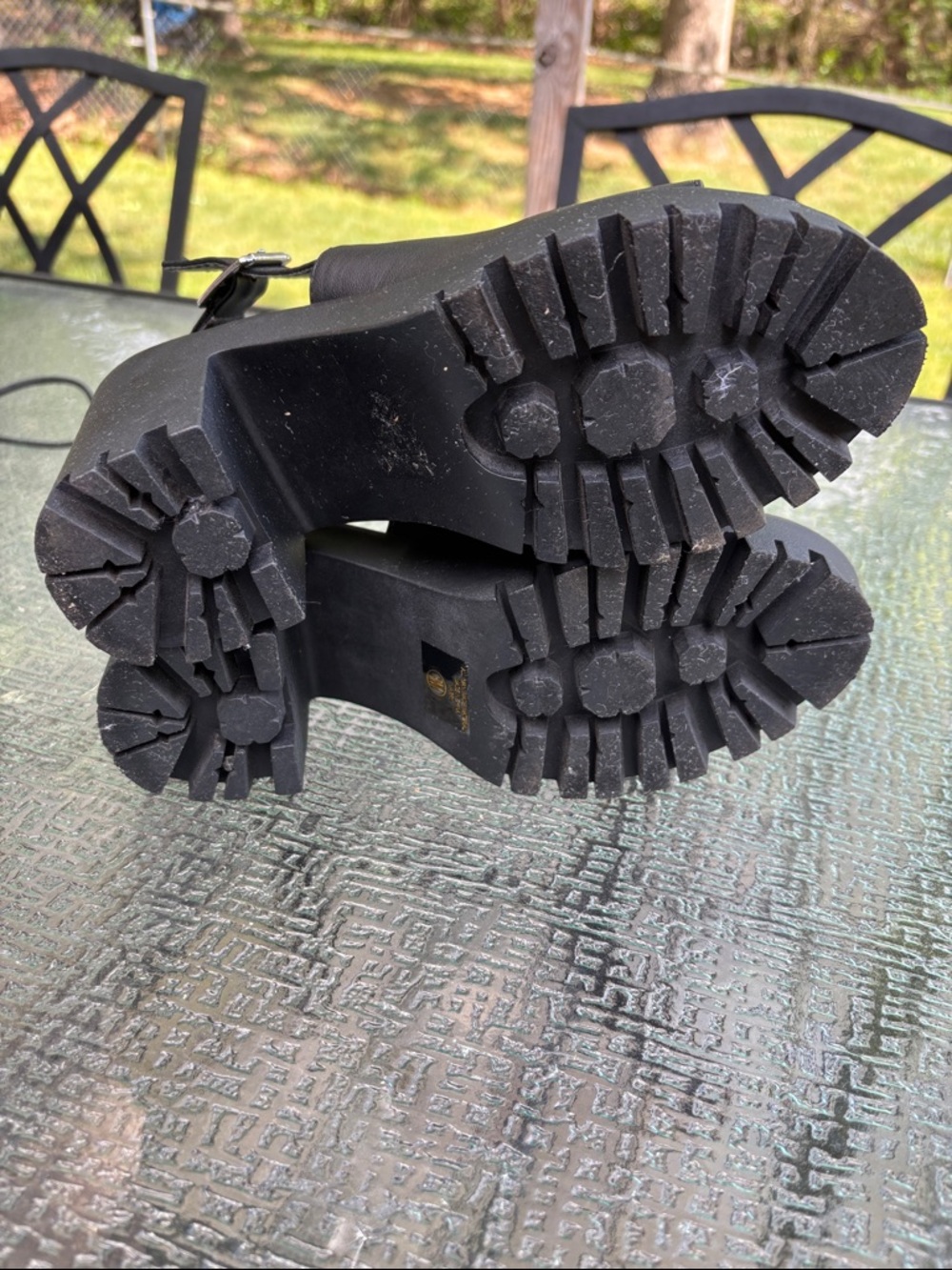 Shoes - Picture 5 of 6